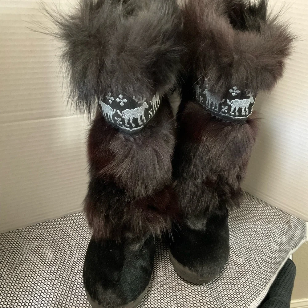 TEMARICA ITALIAN BLACK FUR SKI BOOTS WITH‎ EMBROIDERED REINDEER 37Italy/6.5 US